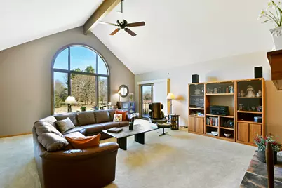 21 N Highview Circle, Hawthorn Woods, IL 60047 - Photo 8