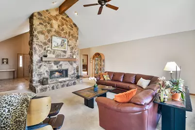 21 N Highview Circle, Hawthorn Woods, IL 60047 - Photo 6