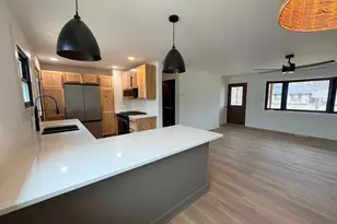 163 Terry Ct, Woodstock, IL 60098 - Photo 2