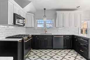 330 E St Charles Rd, Elmhurst, IL 60126 - Photo 14