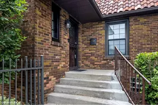 330 E St Charles Rd, Elmhurst, IL 60126 - Photo 32