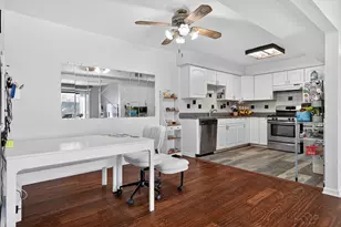 605 Limerick Ln, Schaumburg, IL 60193 - Photo 4