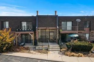 605 Limerick Ln, Schaumburg, IL 60193 - Photo 1