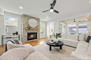 715 N Brainard St, Naperville, IL 60563 - Photo 8