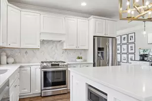 723 Branson Dr, Batavia, IL 60510 - Photo 8