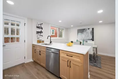 1414 W Sherwin Avenue #B, Chicago, IL 60626 - Photo 8