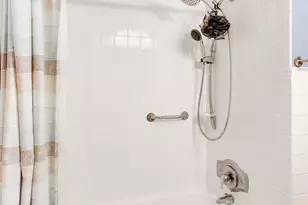 2109 Dobson St, Evanston, IL 60202 - Photo 14