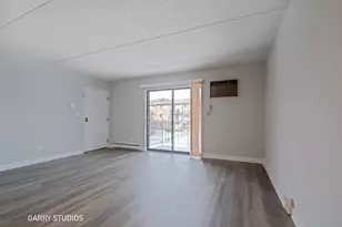 340 Klein Creek Ct, Carol Stream, IL 60188 - Photo 2