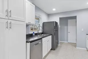 308 Tamarack Ave, Naperville, IL 60540 - Photo 6