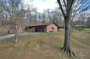 390 Hensley Hills Dr, Vienna, IL 62995 - Photo 10