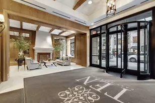 10 E Delaware Pl, Chicago, IL 60611 - Photo 2