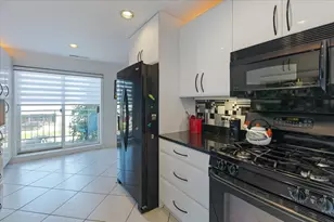 4757 Howard St, Skokie, IL 60076 - Photo 14