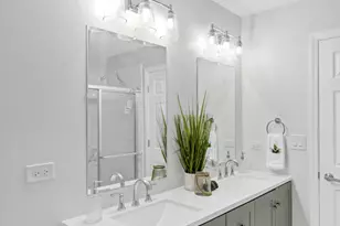 2110 S Crambourne Way, Arlington Heights, IL 60005 - Photo 16