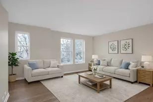 2110 S Crambourne Way, Arlington Heights, IL 60005 - Photo 2