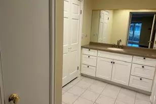 1 Oak Brook Club Dr, Oak Brook, IL 60523 - Photo 26