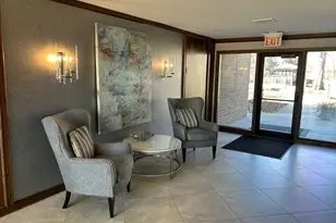 1 Oak Brook Club Dr, Oak Brook, IL 60523 - Photo 6