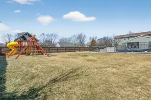 955 E 4th St, Coal City, IL 60416 - Photo 32