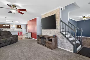 955 E 4th St, Coal City, IL 60416 - Photo 6