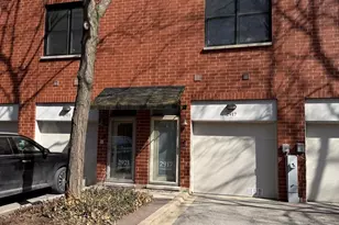 2917 N Claremont Ave, Chicago, IL 60618 - Photo 1