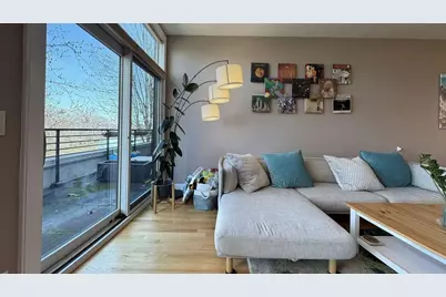 2917 N Claremont Avenue, Chicago, IL 60618 - Photo 4