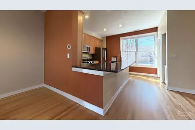 2917 N Claremont Avenue, Chicago, IL 60618 - Photo 8