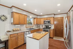 38546 N Pne Ave, Beach Park, IL 60099 - Photo 4