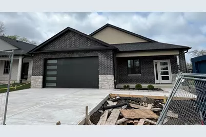 10730 S Worth Avenue, Worth, IL 60482 - Photo 2