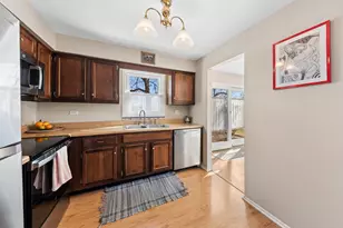 120 W Golf Rd, Libertyville, IL 60048 - Photo 10