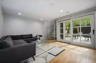 65 W Schiller St, Chicago, IL 60610 - Photo 2