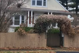 630 Whitney Ave, Winthrop Harbor, IL 60096 - Photo 1