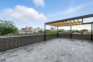 1443 W Roscoe St, Chicago, IL 60657 - Photo 10