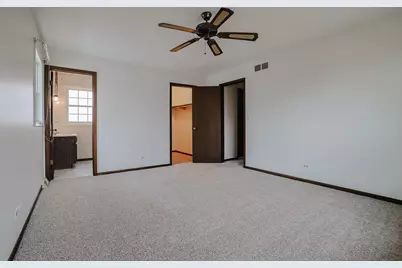 961 Dearborn Circle, Carol Stream, IL 60188 - Photo 18