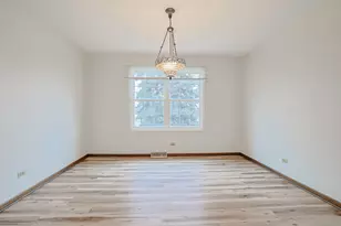 961 Dearborn Cir, Carol Stream, IL 60188 - Photo 6