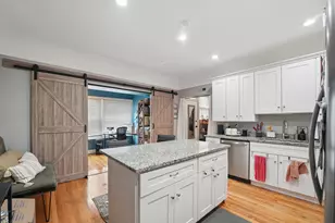6926 S Paxton Ave, Chicago, IL 60649 - Photo 18