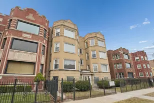 6926 S Paxton Ave, Chicago, IL 60649 - Photo 2