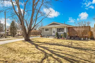 1501 Washington St, Lake in the Hills, IL 60156 - Photo 2