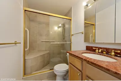211 E Ohio Street #716, Chicago, IL 60611 - Photo 14