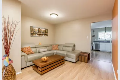 2215 Nichols Road #21C, Arlington Heights, IL 60004 - Photo 8