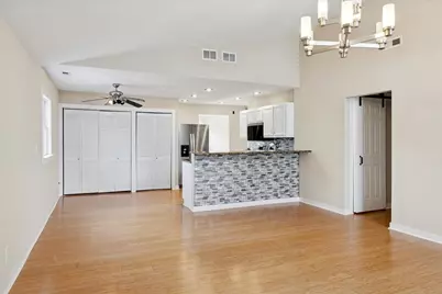 17914 W Twin Lakes Boulevard, Grayslake, IL 60030 - Photo 18