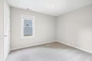 17914 W Twin Lakes Blvd, Grayslake, IL 60030 - Photo 4