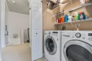 2733 N Lincoln Ave, Chicago, IL 60614 - Photo 18