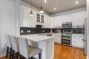 2733 N Lincoln Ave, Chicago, IL 60614 - Photo 6