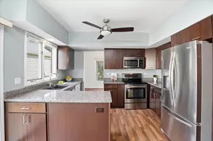 1308 Downs Pkwy, Libertyville, IL 60048 - Photo 6