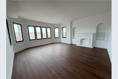 7712 S Jeffery Boulevard #3, Chicago, IL 60649 - Photo 2