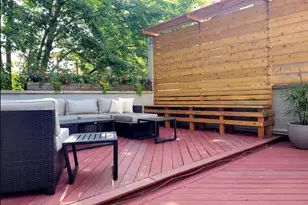 1527 W Pearson St, Chicago, IL 60642 - Photo 36