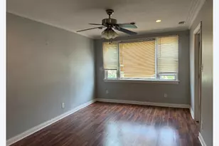 7407 S Kenwood Ave, Chicago, IL 60619 - Photo 2