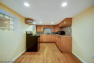 9323 S Rhodes Ave, Chicago, IL 60619 - Photo 14