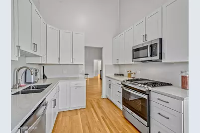 1039 Deerfield Place #1039, Highland Park, IL 60035 - Photo 2