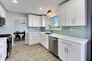 421 N Ashbury Ave, Bolingbrook, IL 60440 - Photo 4