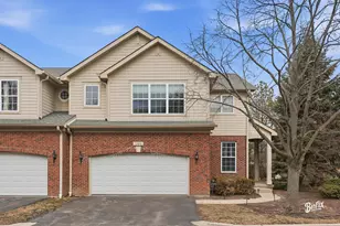 384 W Pointe Dr, Vernon Hills, IL 60061 - Photo 1